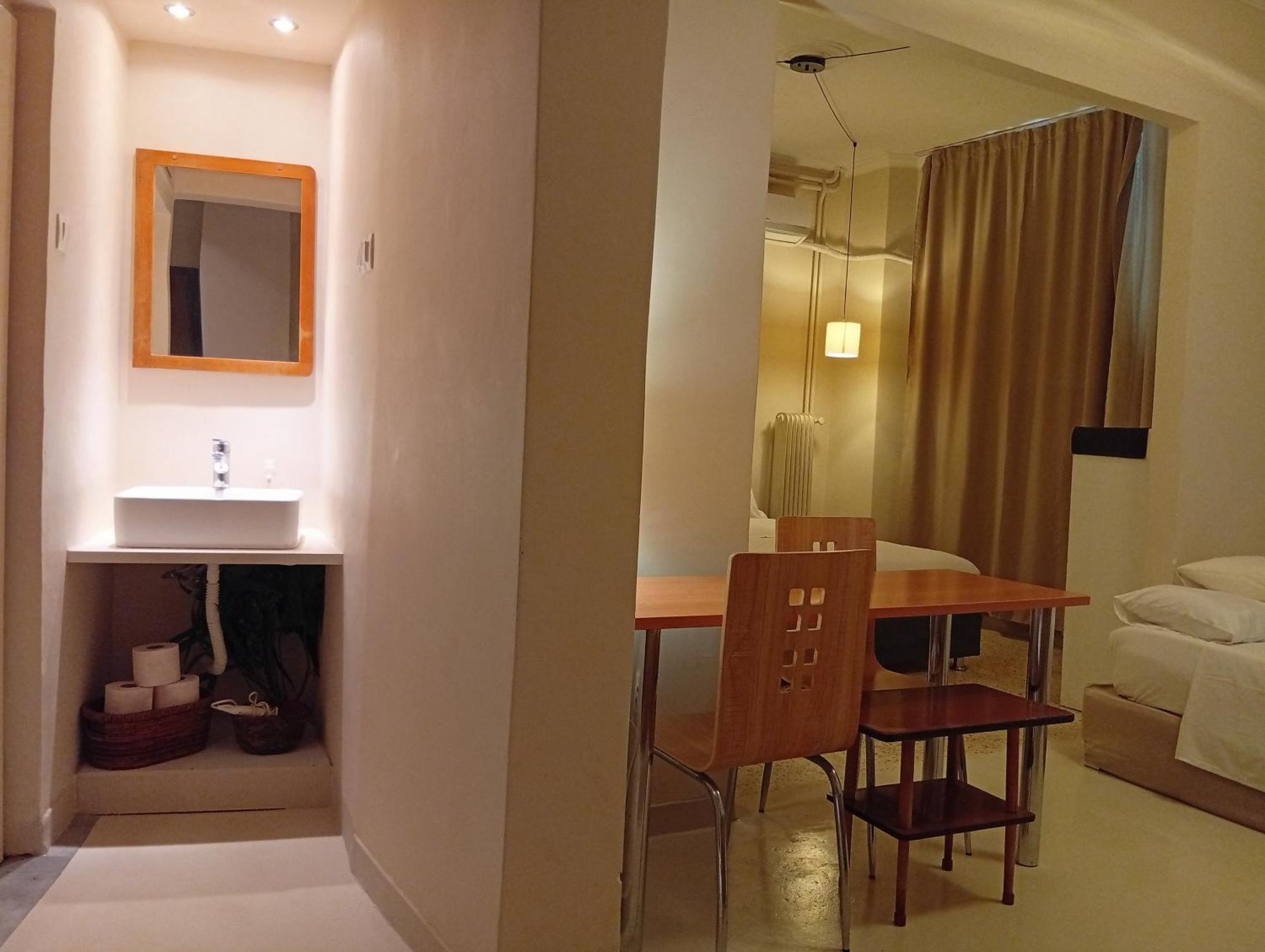 Filopappou Decent Apartment Athens Exterior photo